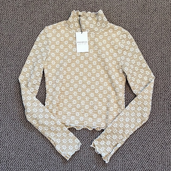 Promesa Tops - NWT crochet long sleeve